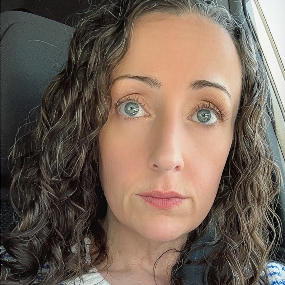 Meet your Posher, Cynthia
